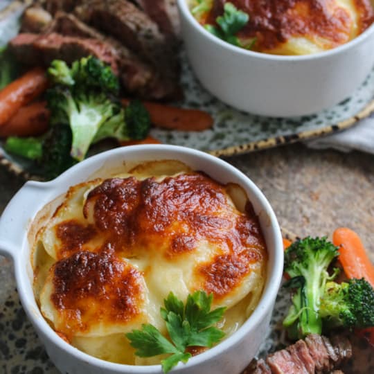 Entrecote med vitlök och grönpeppar med Scans potatisgratäng